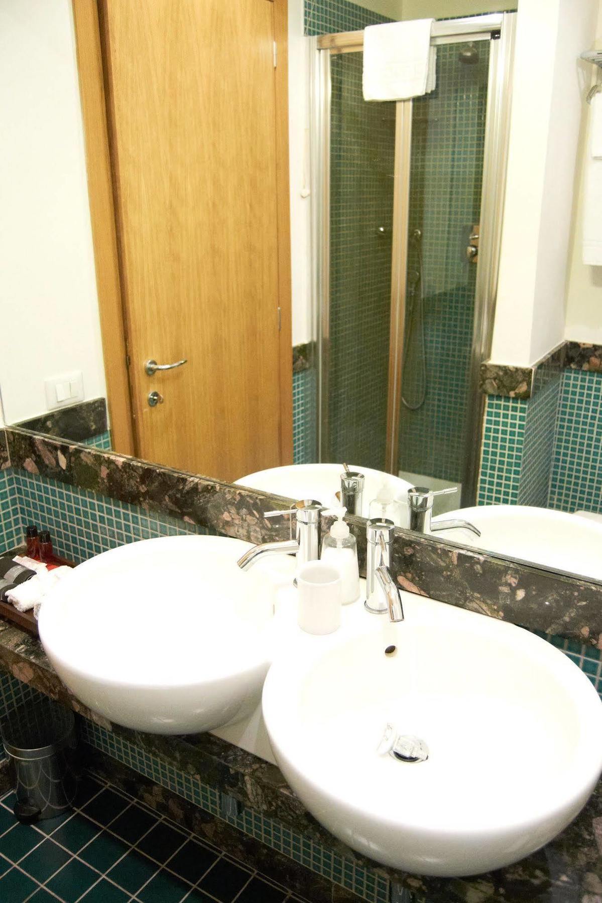 Domus Cavour Guest House Rome Exterior photo