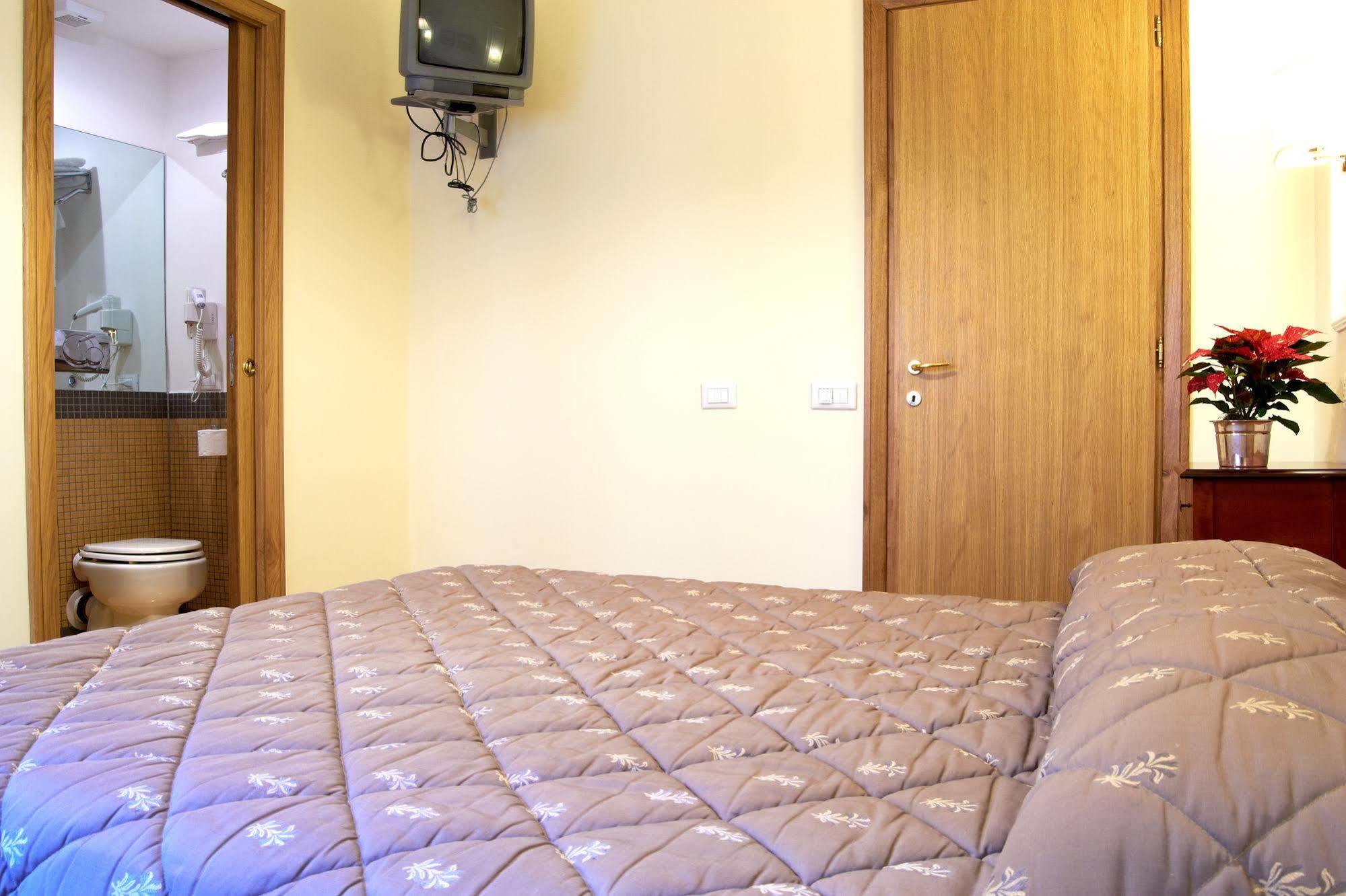 Domus Cavour Guest House Rome Exterior photo